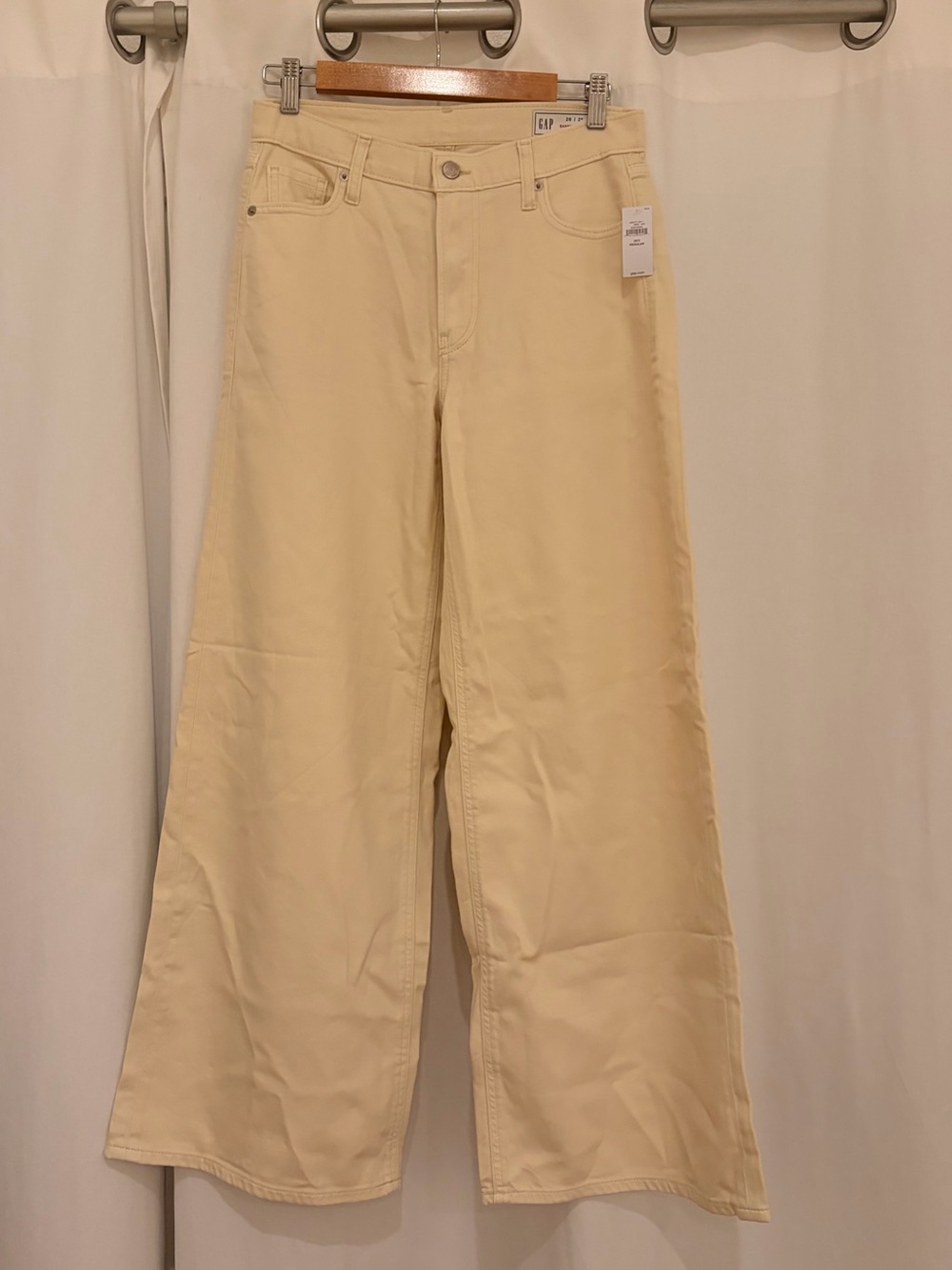 NWT Gap Baggy Mid-Rise Ultrasoft Denim